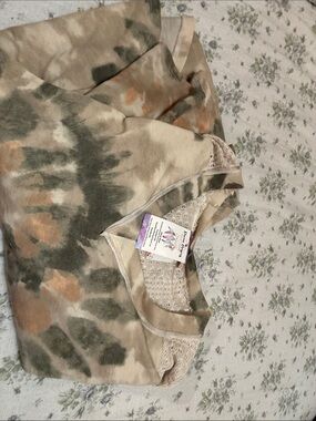 Tie-Dye Lace Trim Top in Olive, Cream & Tan